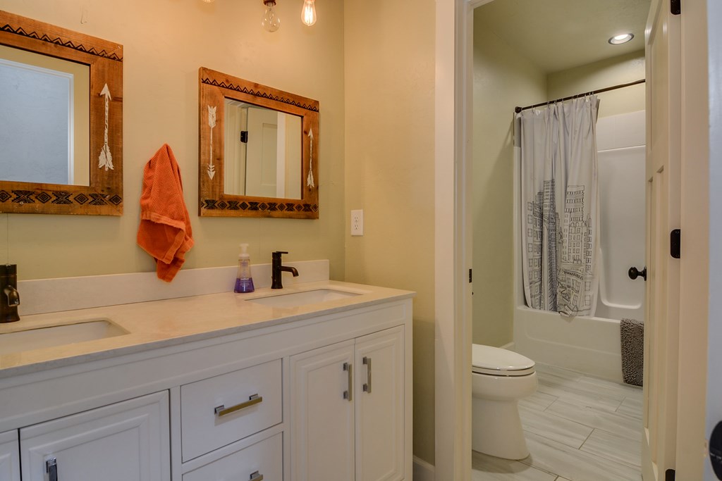 Sold 385 Anderson Pond Road, Aiken, SC 29803 5 Beds / 2 Full Baths